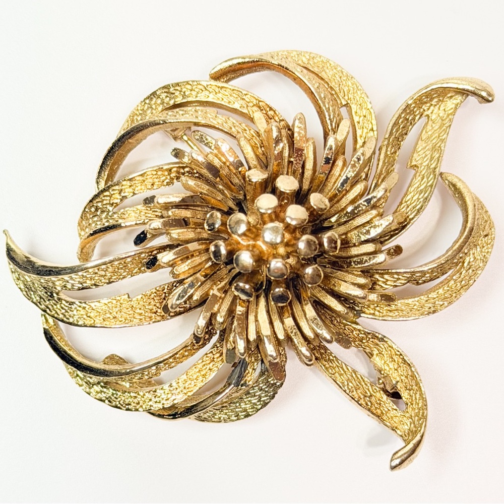 Coro Gold Floral Swirl Brooch